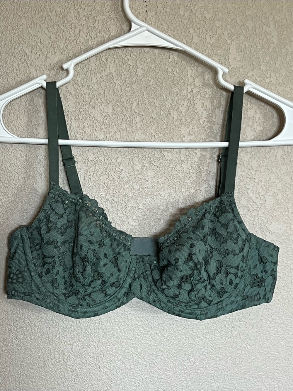 Victoria's Secret Lace Underwire Bra in Forest Green